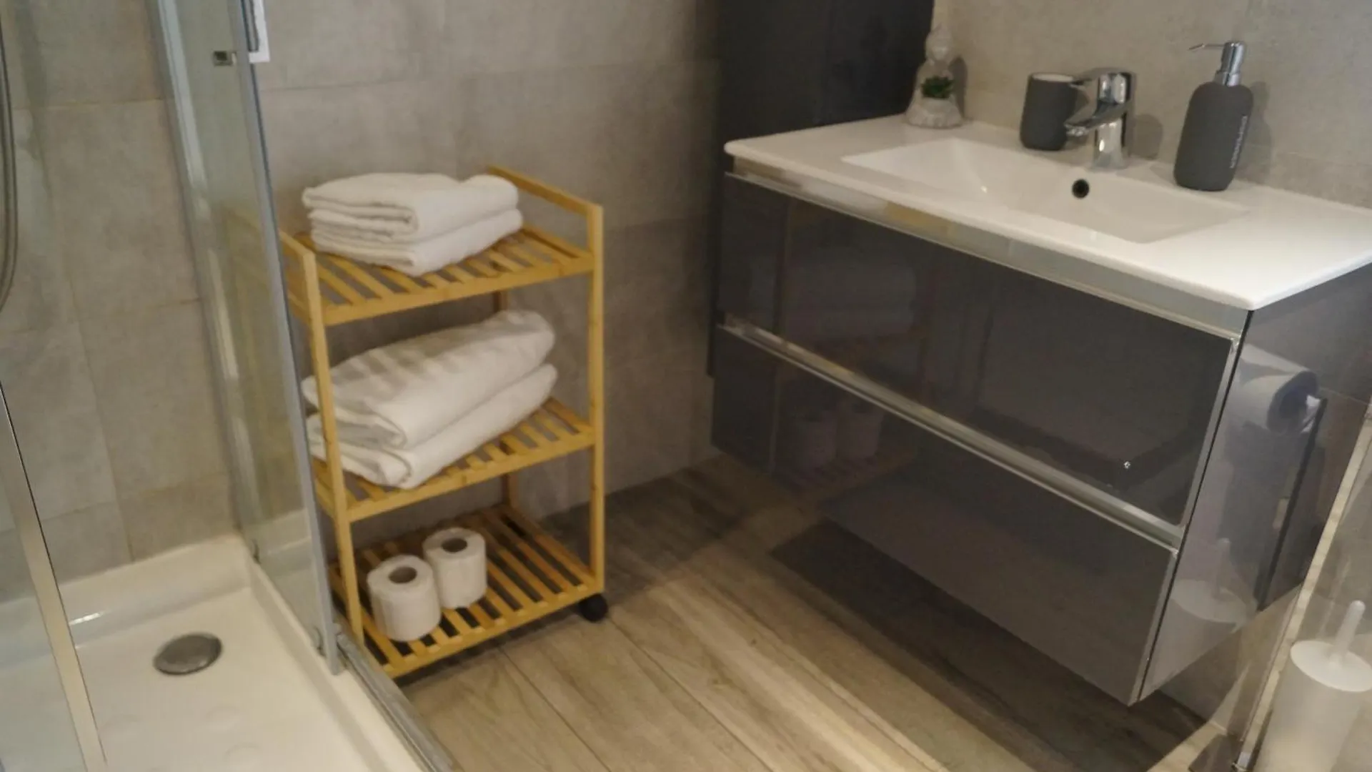 Bgy Central Apartments Bergamo 0*,  Italy