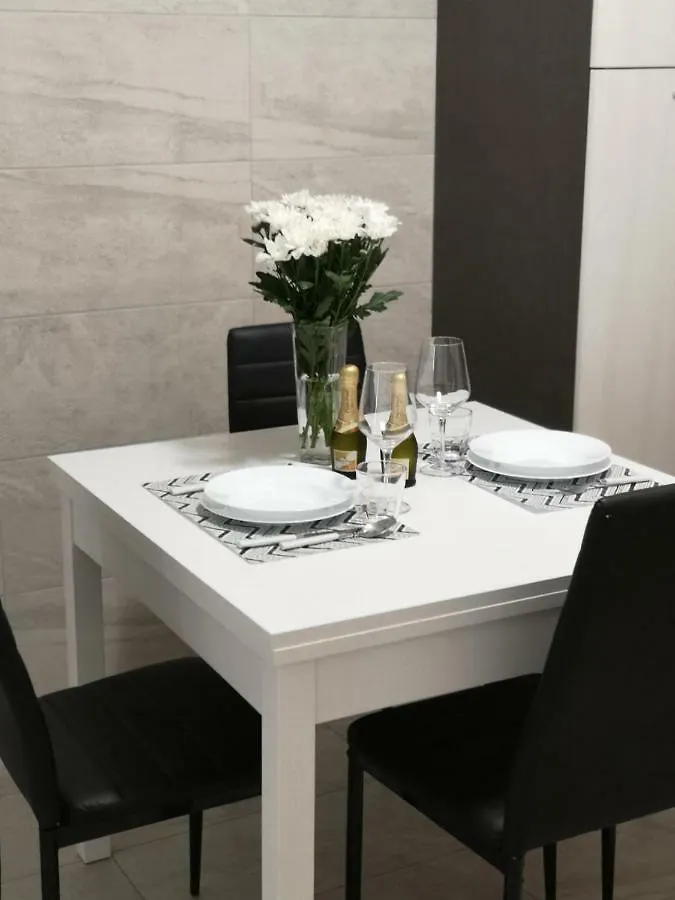 Bgy Central Apartments بيرغامو 0*,  إيطاليا